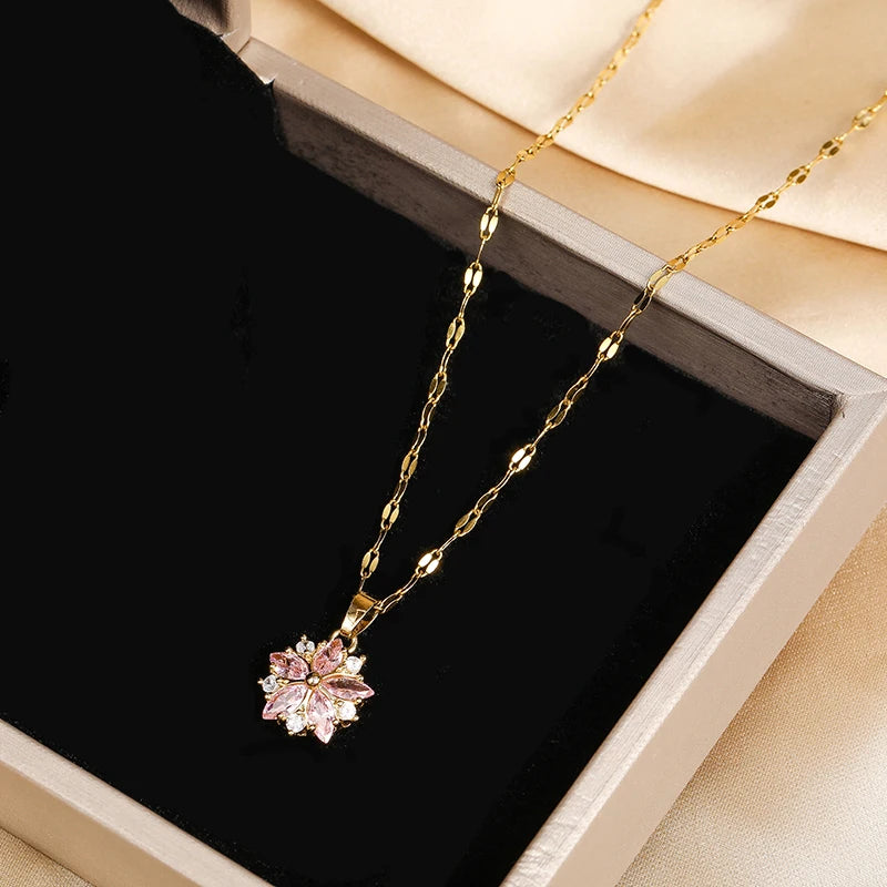 Colar Rosa Delicada Cristal