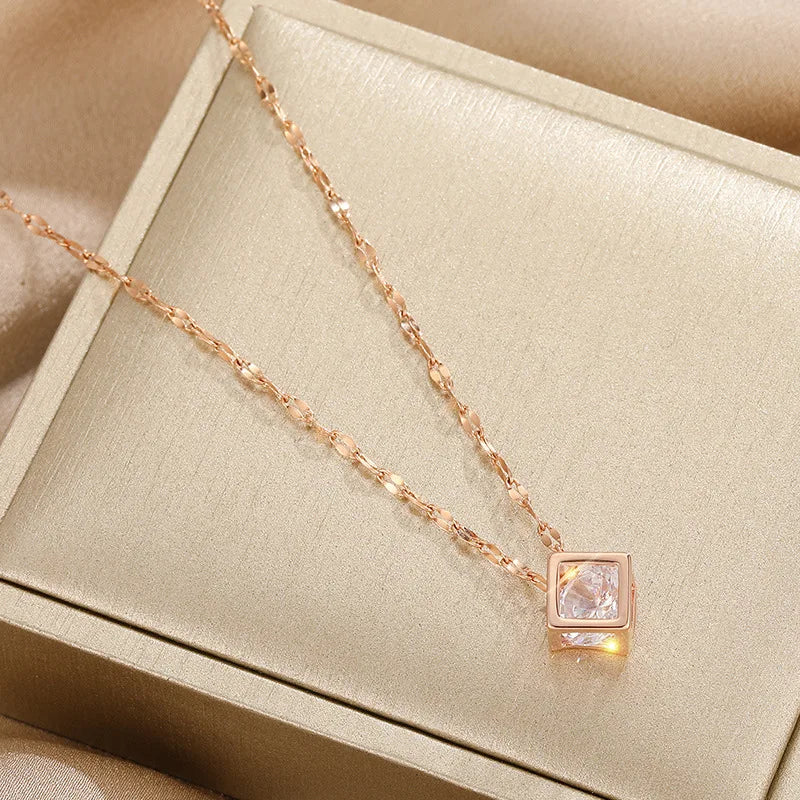 Colar Cubo com Zircônia